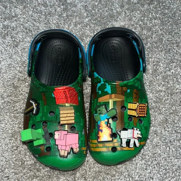 Kids Minecraft Crocs with Minecraft Jibbits - Picture 2 of 6